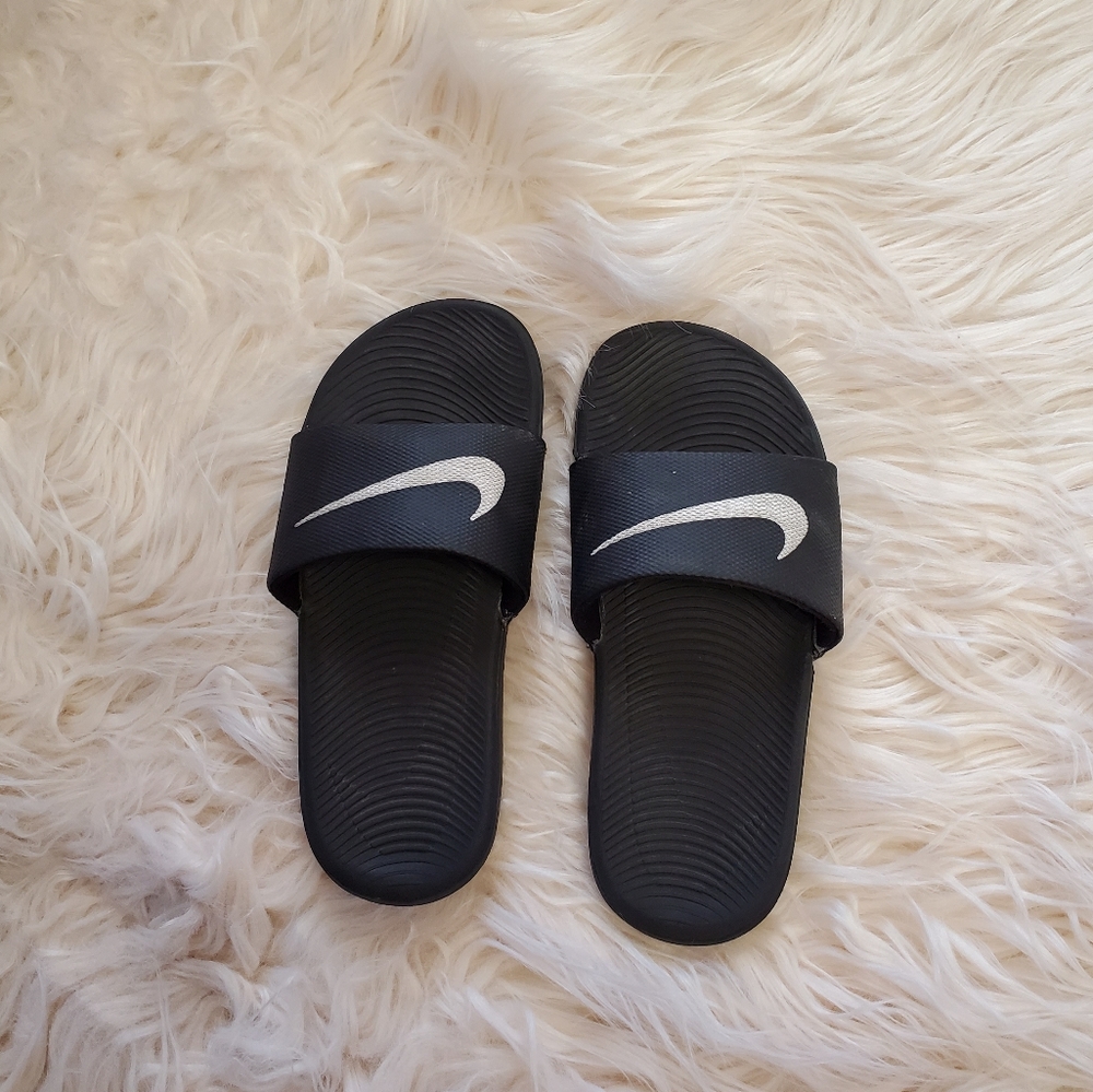 🆕️BOYS NIKE SLIDES🆕️
